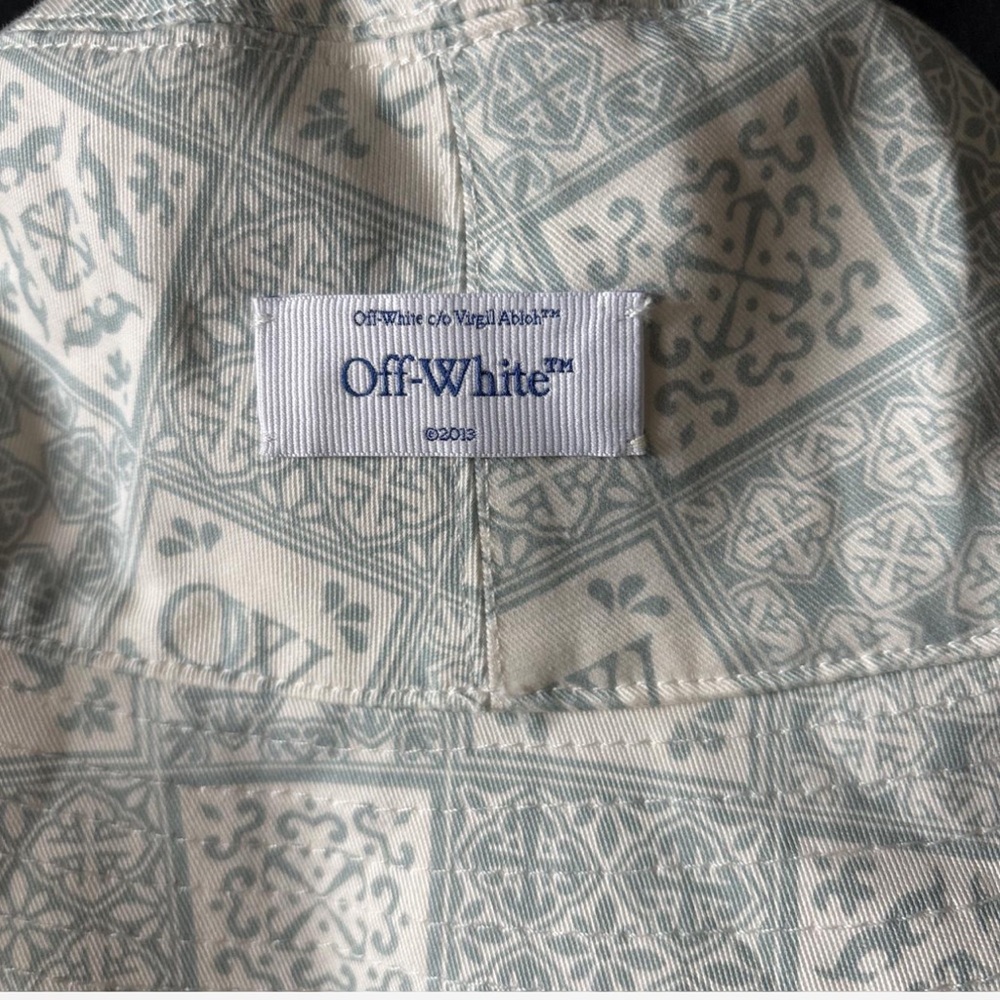 Off-White Men's Geometric Shirt - Gray and White